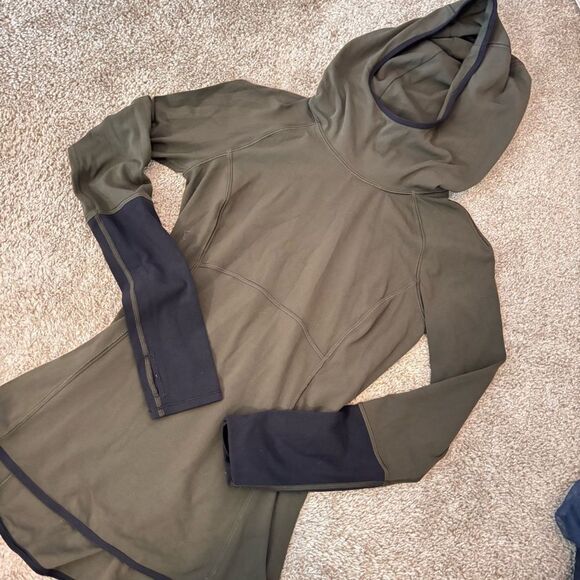 lululemon athletica Tops - Lululemon Shape Up Pullover olive green and black long sleeve hoodie - 4